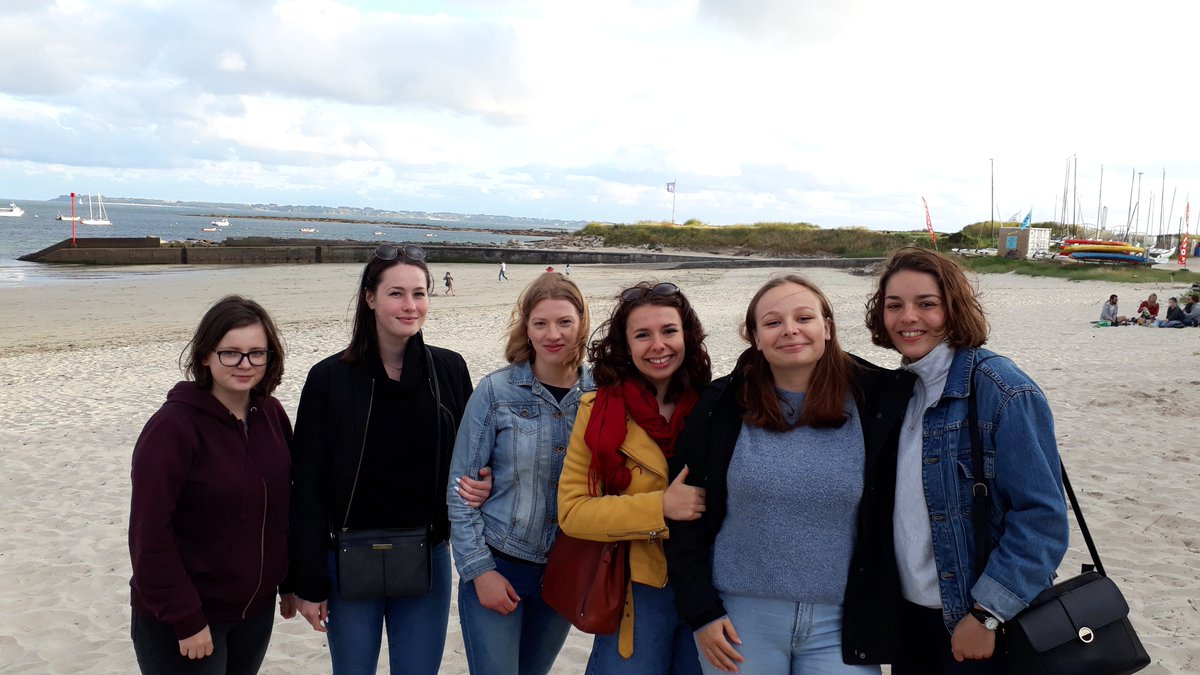 BSAMDDL's tweet photo. Petit souvenir de notre pique-nique à Kerguelen..
Merci pour les chocolats, et pour toutes les bonnes salades et cakes. Merci les collègues pour les tartes, verrines et moelleux ! Bonne continuation tout le monde ! Profitez bien de votre été. Un abrazo muy fuerte. BTS SAM by AHK https://t.co/lkqP5WmB34