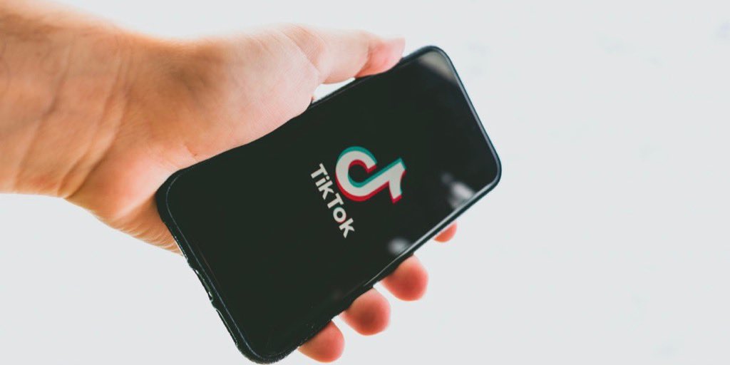 sophie_rru's tweet photo. Guess you know @tiktok_us already. This trending digital marketing one helps to create effective campaign. Get familiar with the #hashtagchallenge?
Know #audience #engagged | Andrew Hutchinson @adhuntchinson by @socialmedia2day | via https://t.co/3yBM22ymVL https://t.co/9PrunR2fSO