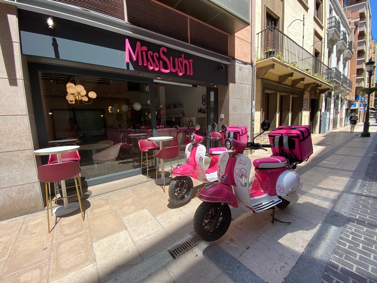 QuazzarEspaa's tweet photo. QuaZZar e-Divine Plus ya en Miss Sushi Castellon para contribuir a la movilidad sostenible en el reparto del buen sushi de calidad . https://t.co/hFkDEY4K8Z