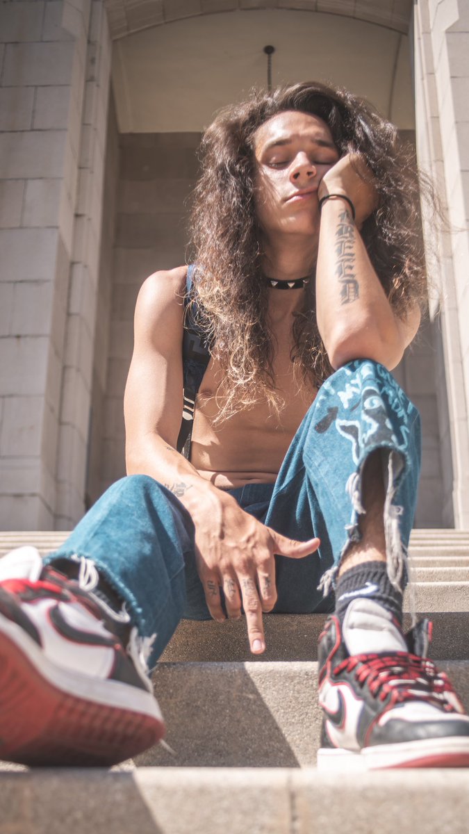 officiallylxst's tweet photo. Young rockstar @itsdamienstyles 
Photographer: @jacxbclark https://t.co/gAgteXGp1C
