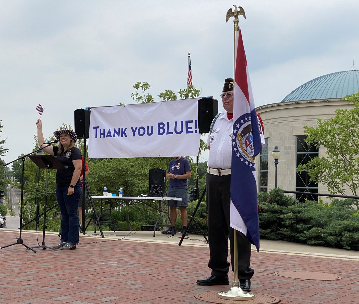 SaraForMissouri's tweet photo. Proud to celebrate #America &amp; our great men &amp; women who protect &amp; serve us in law enforcement at today’s #BackTheFlag #BackTheBlue rally at the Boone County courthouse plaza! I was proud to file the bill that created the #BackTheBlue plate. Get yours: https://t.co/rac2bX0JMy 🇺🇸💙 https://t.co/WaO5d8DJo8