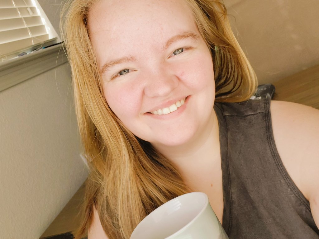 Sweetohphotos's tweet photo. I woke up feeling beautiful and the happiest I've felt in MONTHS! 
🐝☀️☕ Have A Great Day 🎆🇺🇲
#ifeelbeautiful #confidence #4thofJuly2020 #itsabeautifulday #loveyourself https://t.co/Fv9IXCy6Jd