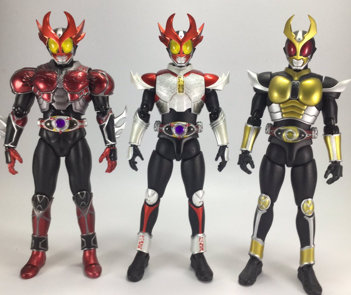 真骨彫風 アギト シャイニングフォーム 完成しました。 上半身とスネと