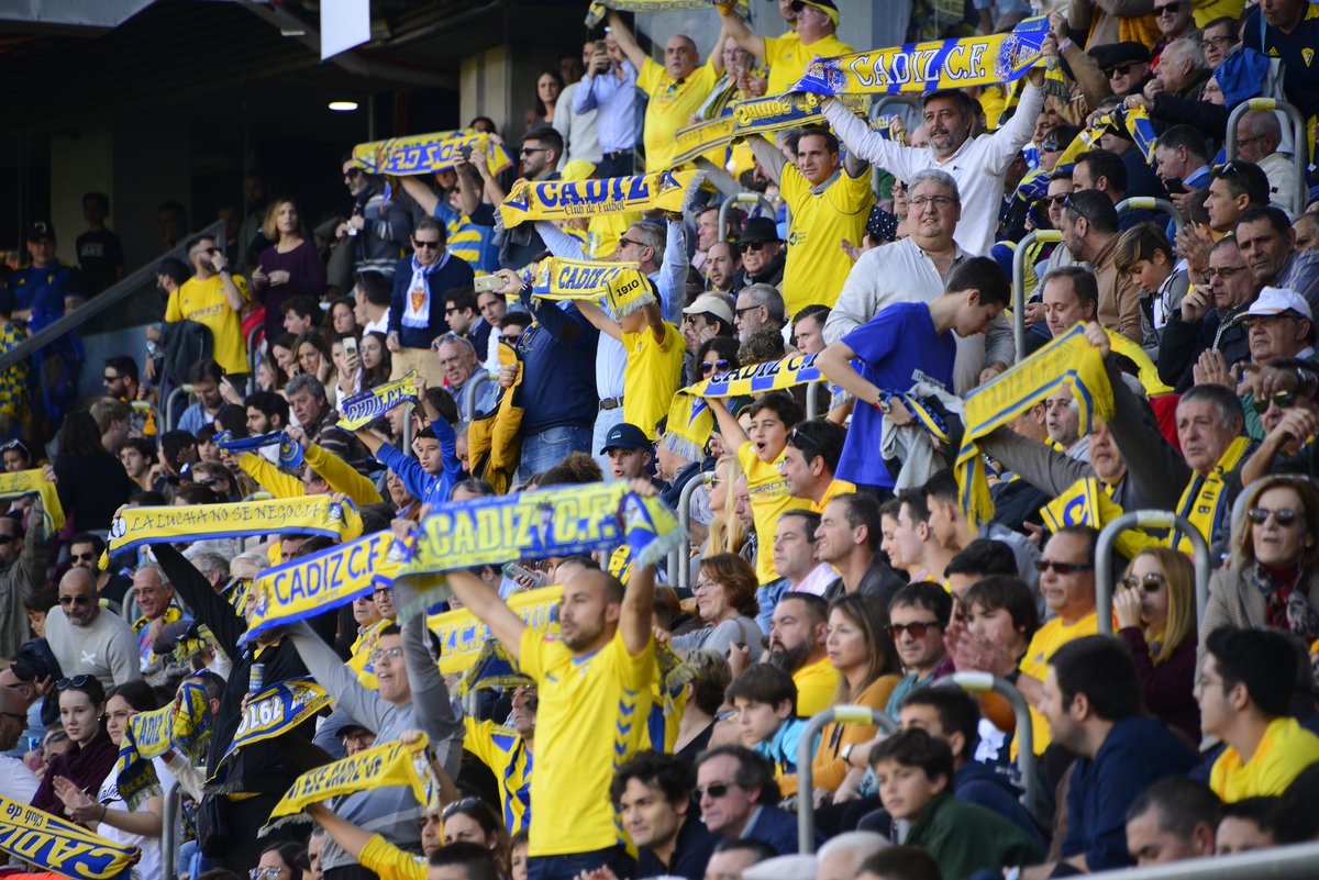 Cadiz_CF's tweet photo. 💛💙 ¡Ese Cádiz, oé! https://t.co/efjVkp6mI8