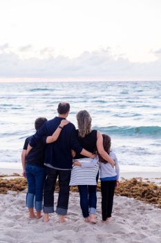 #FamilyGetaways Caravan Breaks in Minehead from only £160 for up to 6 people, self catering #Hideaways by the sea familycaravanholidays.co.uk/family-getaway…