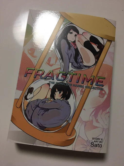 アメリカ版フラグタイム いただきました!全編入っていて分厚い!
A time stopping yuri love story... 