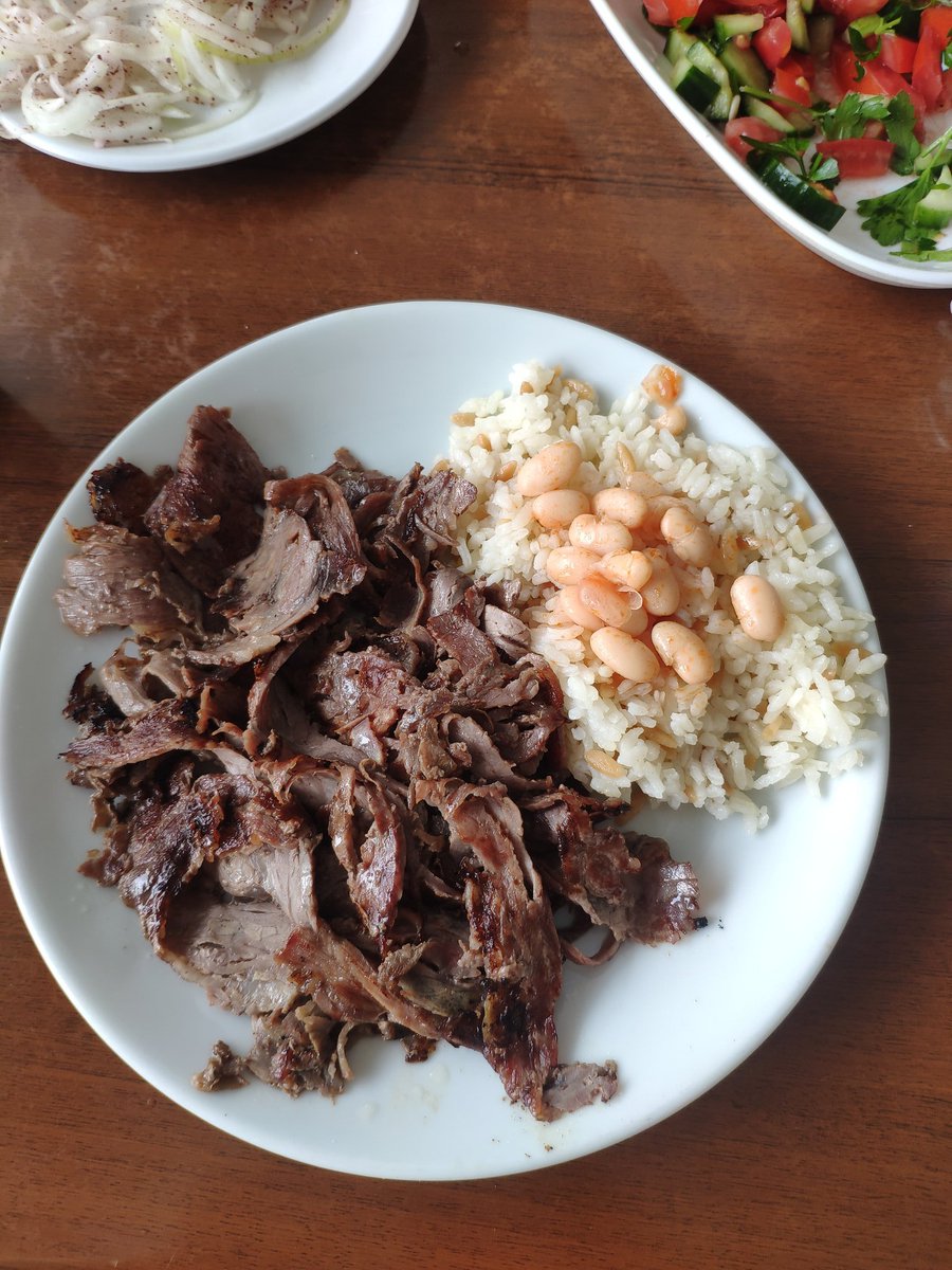 kdrnsl's tweet photo. Ben artık döner yemek istemiyorum döner olmak istiyorum 😍 
Sultan Sofrası<Sofi https://t.co/TNguz0UVNd