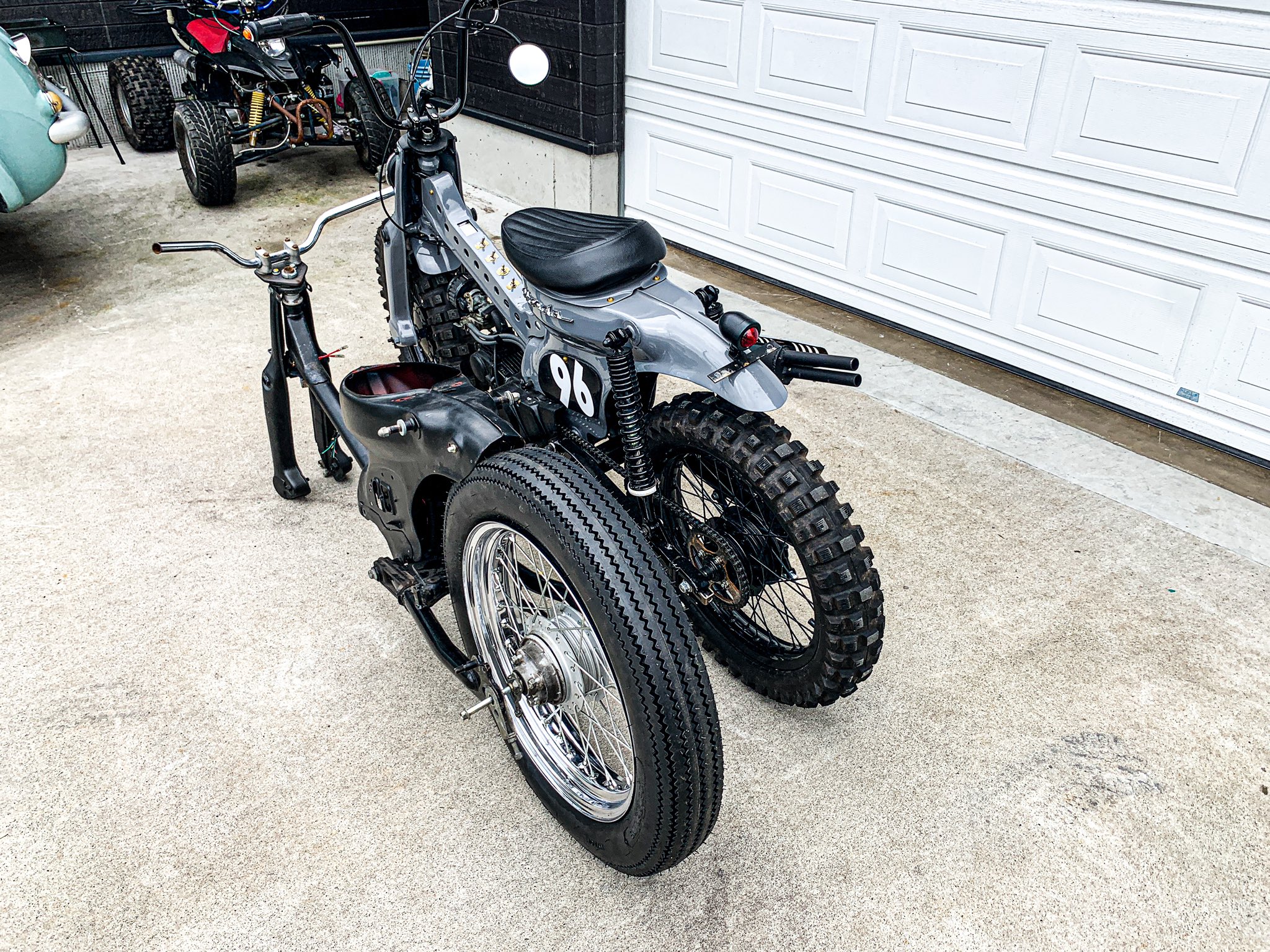 تويتر やすま Kg Motors على تويتر 15cmロングのスイングアーム装着しました 他車流用でなんとかいけそうです 詳しくは雑くっすんガレージで動画アップしました T Co Sldb3esfy5
