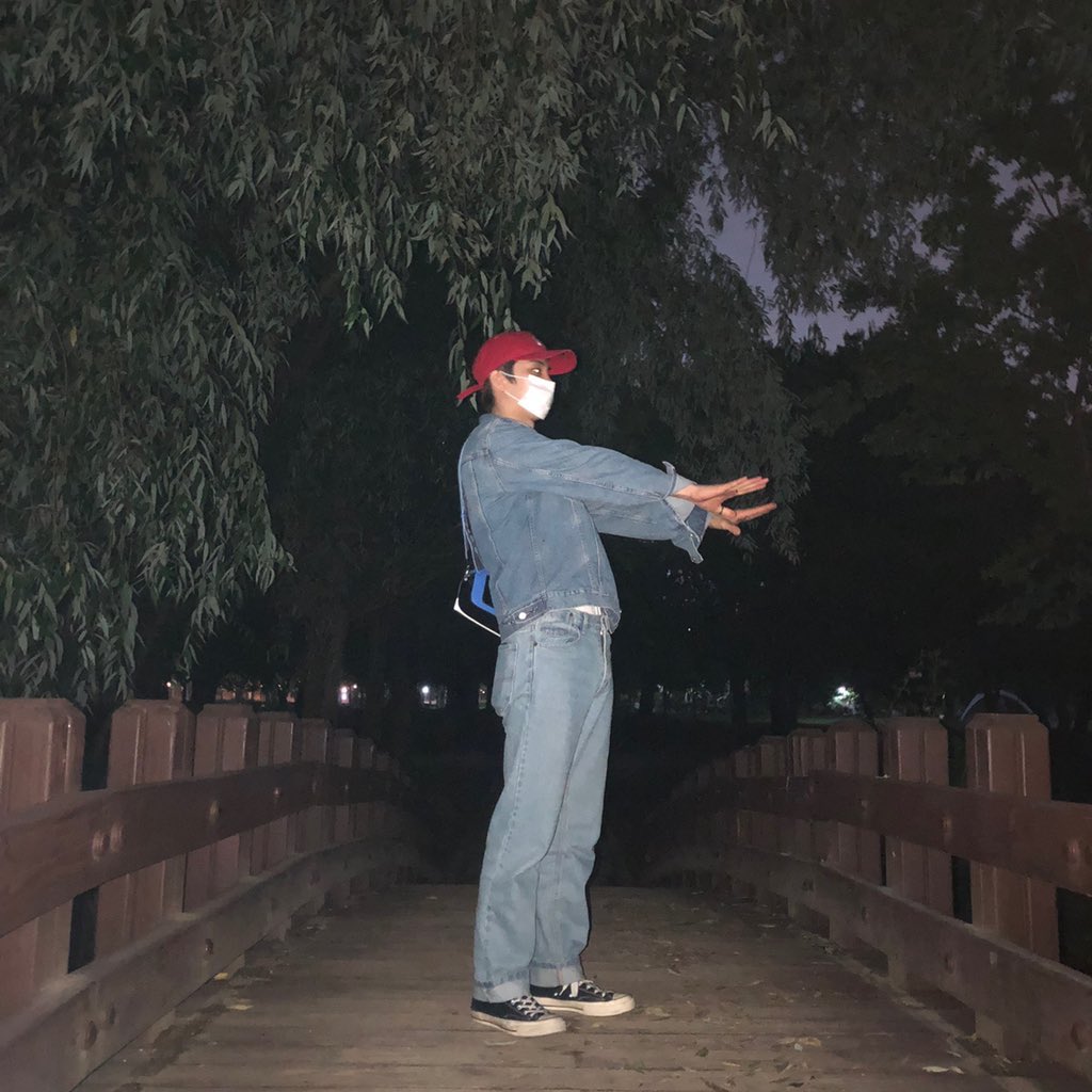 199811Q5's tweet photo. https://t.co/34B1KufeGX 
패션지에 등장한 창민이✌️ 
너무 신기하구 좋아 https://t.co/bERJfri8t2