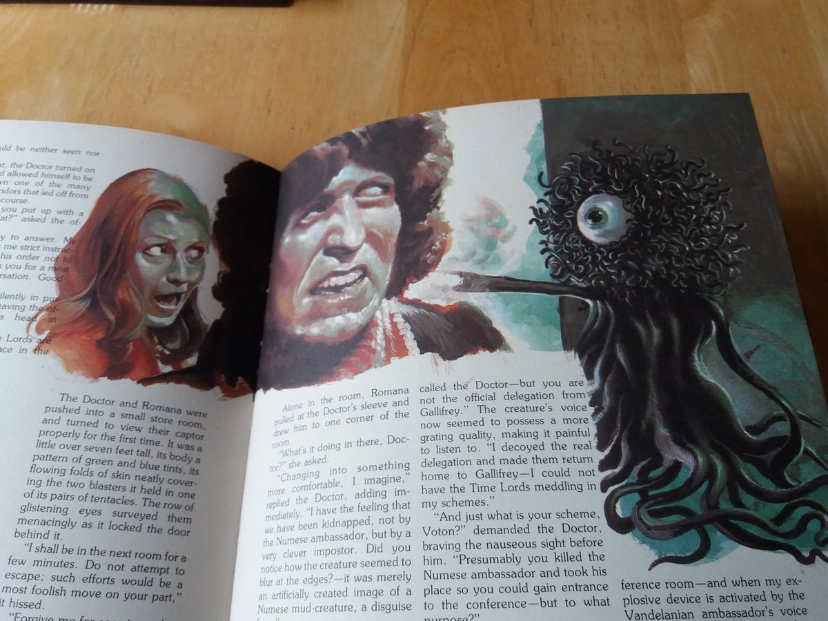 Today's #doctorwho #charityshopbargains

A 1981 annual £2 and a monster book £2 😍 

The annual is mint condition. Fantastic illustrations inside👍 #drwho #classicdrwho