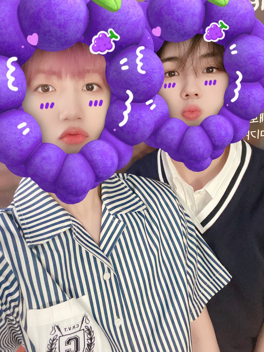CRAVITY_twt's tweet photo. 러비티이이이잉 오늘 음중 잘 보셨습니까??ㅎ 오랜만에 O형즈가 왔지롱ㅎㅎ 항상 저희가 말로할 수 없을만큼 사랑하는거 알고 계시져??❤️다들 저녁 드셨나여!? 저는 맛있는 김밥 먹었어여!!ㅋㅋ 안뇽 #O형즈 #원진성민 https://t.co/N1gUWR8zHP
