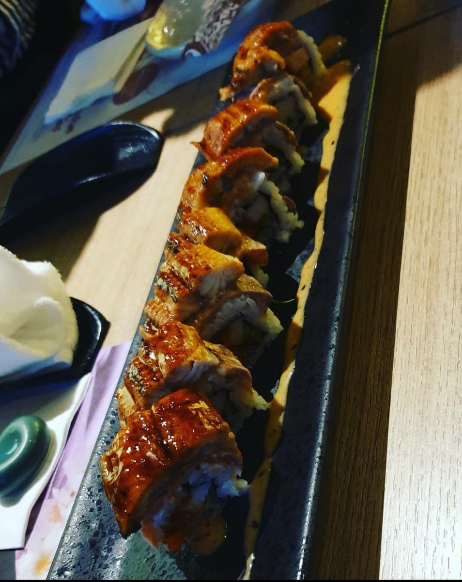 Kampachi - Plaza 33, PJ (Ada branch lain jugak) Yang ni rasanya ramai orang tau la. Memang on the best japanese food. Weekdays mcm biasa, weekend (sebelum covid) ada buffet. Buffet tu best sebab ada charcoal grilled seafood, hot pot, fresh sushi.Eh menetes ayaq liuq