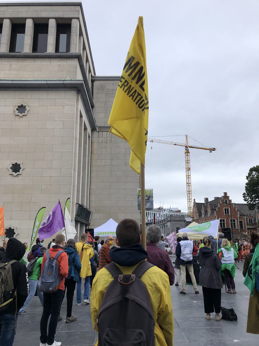 amnestybe's tweet photo. 150 représentant-es de mvts associatifs et ONG pour une nouvelle normalité.
🤔 ?
🌎 une planète saine
💸 une économie qui place l'homme et la planète au premier plan
♻️ des solutions durables pour tous
☮️ l'égalité des droits
👭 la solidarité mondiale
#UnitedForANewNormal 💚 https://t.co/WHssF8n7A1