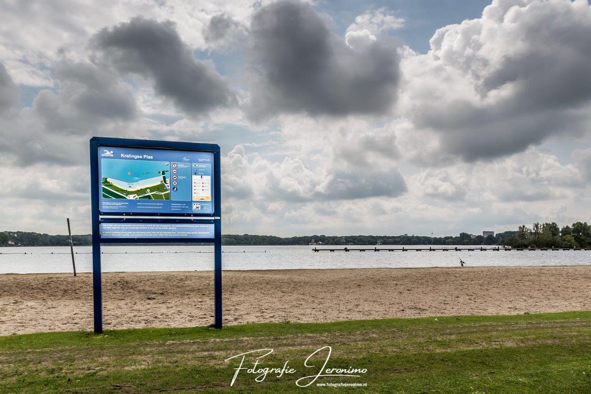 Lekker uitwaaien langs de Kralingse Plas in Rotterdam 🌥️🚶🏾‍♂️

#Kralingseplas #Kralingsebos #Rotterdam #Kralingen #weerfoto <a href="/marcopverhoef/">Marco Verhoef</a> @PKuipersMunneke @weermanreinier <a href="/weermanrobert/">➡️ Robert de Vries</a> <a href="/Mooi_Rotterdam/">Mooi Rotterdam</a> <a href="/rotterdam/">Gemeente Rotterdam</a> <a href="/gespot_in_010/">Gespot in 010</a>