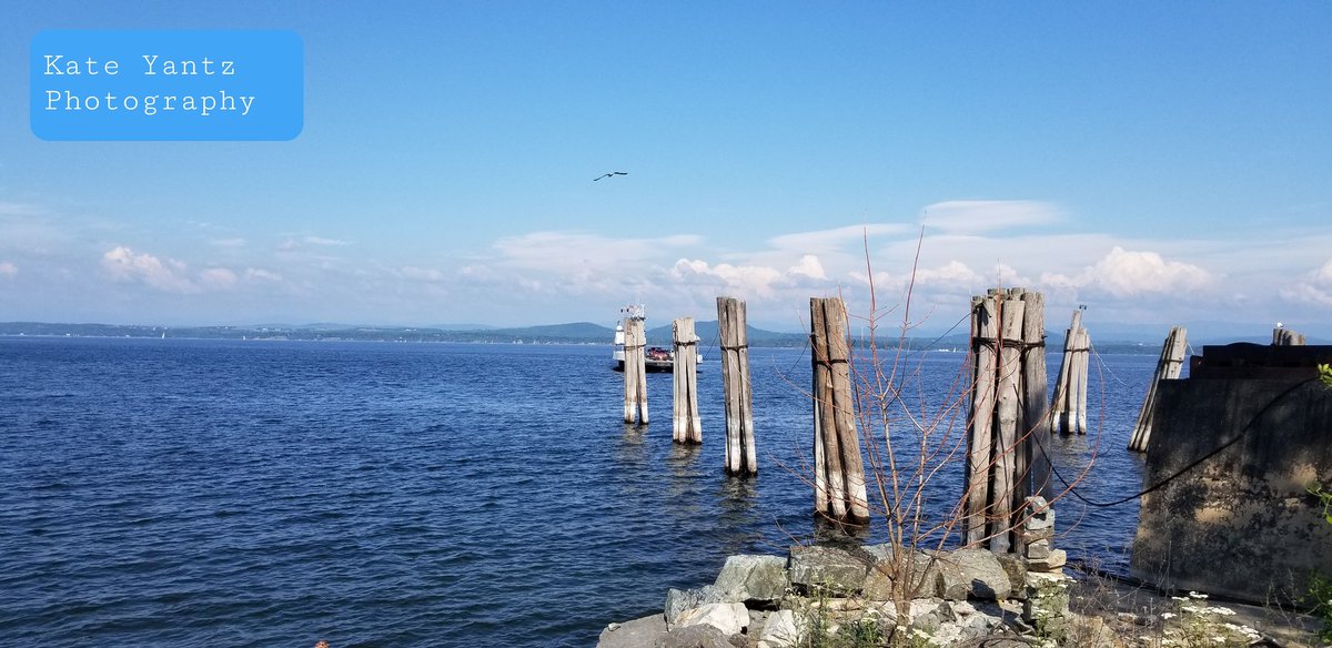 KathrynYantz's tweet photo. Happy Independence Day ๐บ๐ฒ๐ God Bless America. Happy weekend to everyone โค๐ค๐โ๏ธ๐๐ I hope you have a spectacular Saturday! #lake #blueskies #mountains #clouds #outdoors #beautiful #vermont #NewEngland #summer #ferrydock #waitingonferry #NaturePhotography #nature #naturelovers https://t.co/uCvPn7Dl0a