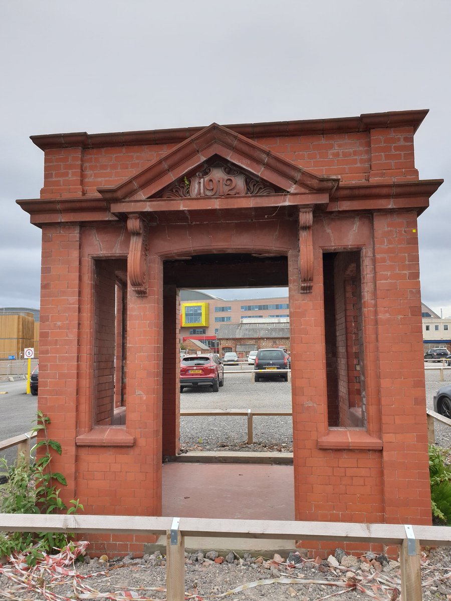 FOSPLiverpool's tweet photo. Mulberry House
Entrance Hall saved by our Deputy
Chair ๐
#History #ImportantHistory #Saved #MulberryHouse #ProtectOurHistory #AlderHey #ParkFeature #OurPark #SpringfieldParkLiverpool #FriendsOfSpringfieldPark #VolunteerGroup #WorkingForYou #OurCommunity #CommunityFirst https://t.co/SVqPeNzMCa