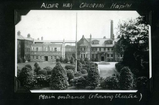 FOSPLiverpool's tweet photo. Mulberry House
Entrance Hall saved by our Deputy
Chair ๐
#History #ImportantHistory #Saved #MulberryHouse #ProtectOurHistory #AlderHey #ParkFeature #OurPark #SpringfieldParkLiverpool #FriendsOfSpringfieldPark #VolunteerGroup #WorkingForYou #OurCommunity #CommunityFirst https://t.co/SVqPeNzMCa