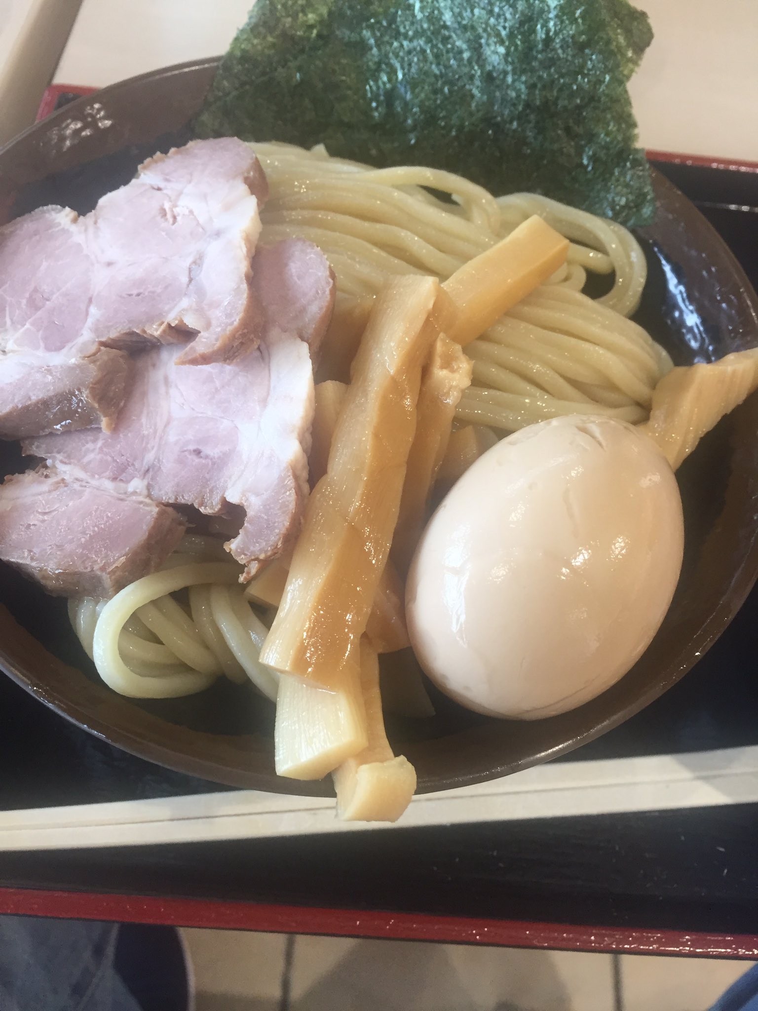 タツオ 本日のちょっと遅い昼食 イオンモール羽生店に家族で出かけ フードコート内にある 舎鈴イオンモール羽生店 特製つけめん 並 980 魚介系のスープに麺が良く絡み 大変美味しく完食してまいりました T Co Fljfgjrmg3 Twitter