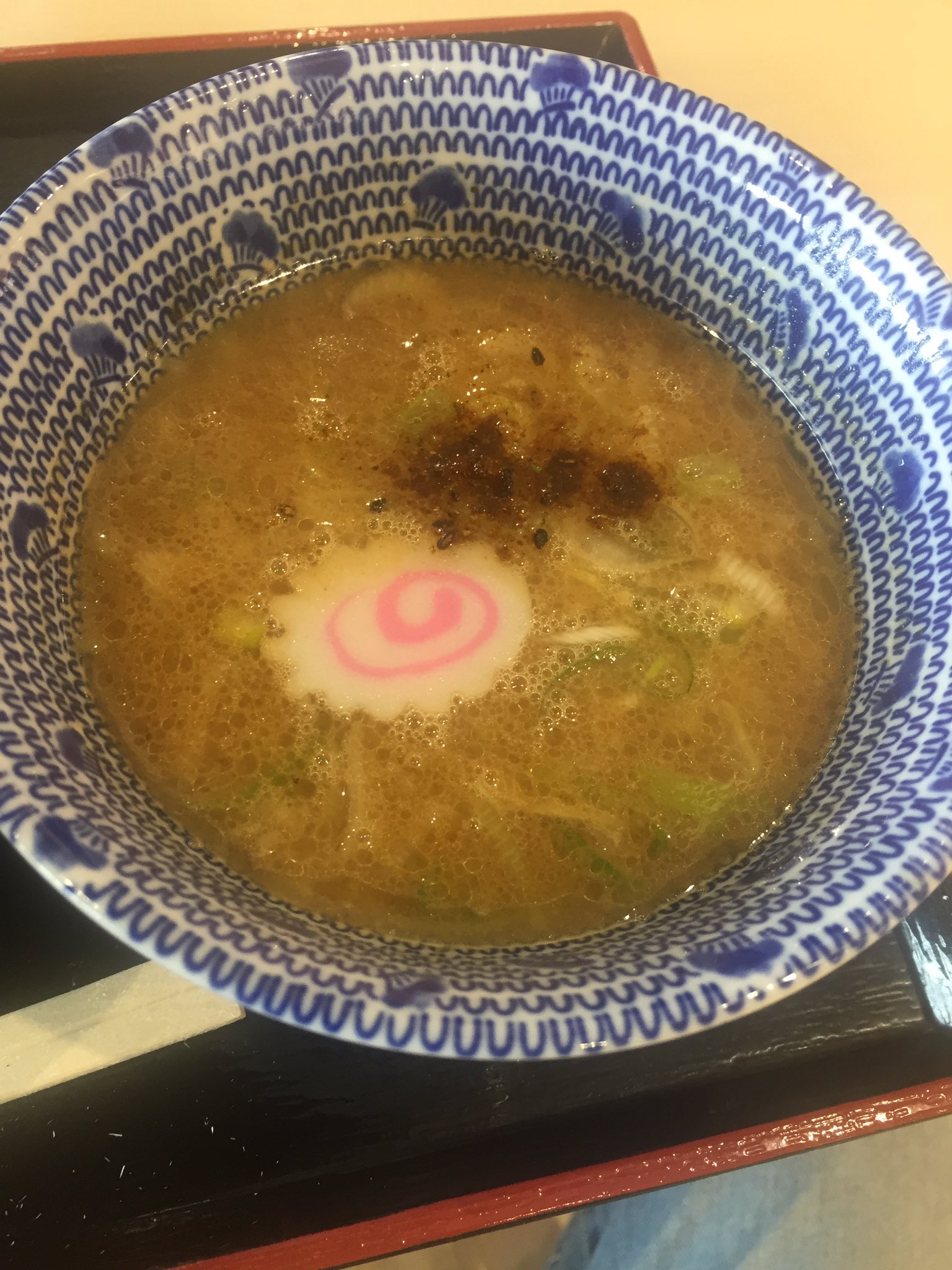 タツオ 本日のちょっと遅い昼食 イオンモール羽生店に家族で出かけ フードコート内にある 舎鈴イオンモール羽生店 特製つけめん 並 980 魚介系のスープに麺が良く絡み 大変美味しく完食してまいりました T Co Fljfgjrmg3 Twitter