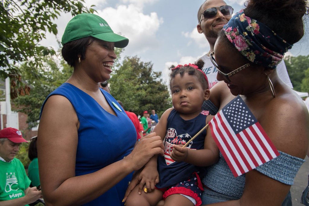 MayorBowser's tweet photo. Staying home for the 4th doesn’t need to get you down.

Your family, your friends, and your city are counting on you. If you must go out, keep us healthy by practicing good hygiene; wearing a mask; staying 6 feet apart; and avoiding large crowds.

Have a safe 4th of July, DC! https://t.co/nrfiMe5DyY