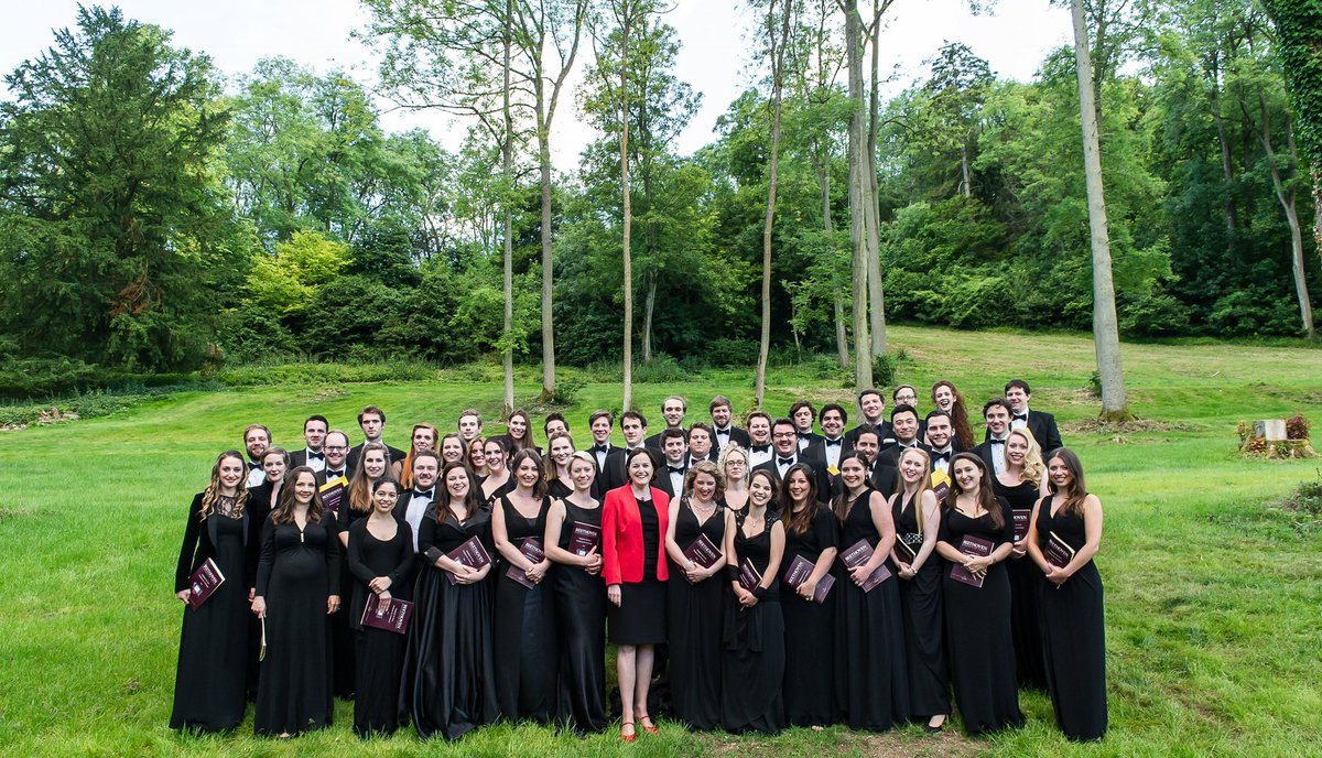 stranderssmo's tweet image. To all professionals in the film, television, theatre, entertainment and arts world, join the challenge to post a photo of you in your job. Just a picture, no description. The goal is to flood social media with our profession. Copy the text and post a pic. #SaveTheArts.