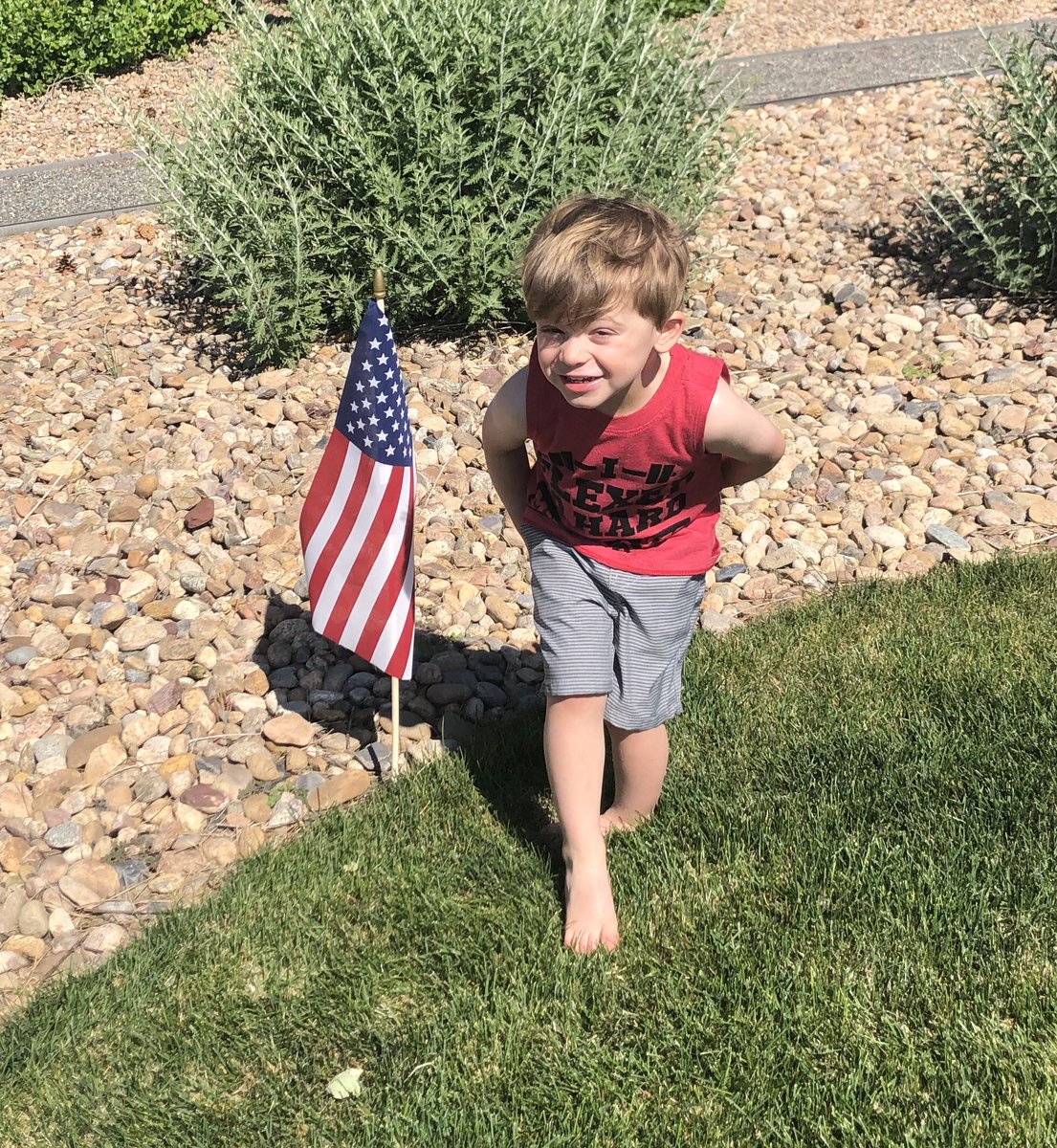 SamtheSoldier1's tweet photo. Happy Birthday, America!
#4thofJuly2020 #samthesoldier #America #Veterans https://t.co/K6zT0FOhoo