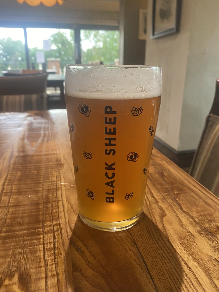 VickersPlumbing's tweet photo. #keepingbritiainglowing @glow_wormclub  cheers everyone 🍻 https://t.co/d3FOakVzjr