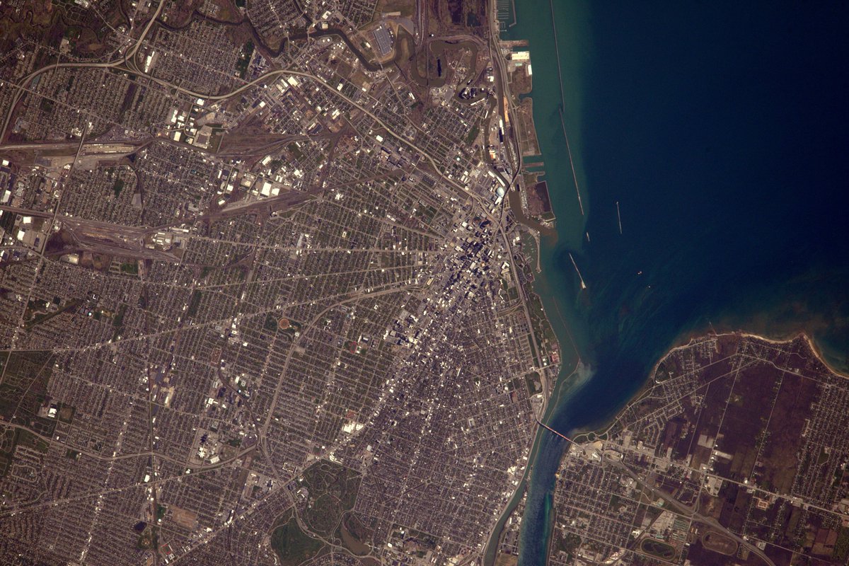 Thomas Pesquet tweet media