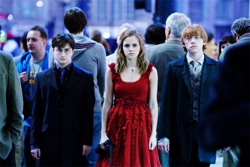 DeathlyHSquad_P's tweet photo. ━ 『 𝐁𝐔𝐒𝐐𝐔𝐄𝐃𝐀 』

     ❝ @DeathlyHSquad 𝓽𝓮 𝓮𝓼𝓽𝓪 𝓫𝓾𝓼𝓬𝓪𝓷𝓭𝓸 ❞

  ❑ HARRY POTTER
   ❑ Actividad semanal
    ❑ 8vo. Año
     ❑ Pj Canon https://t.co/H6tWkDKFP3