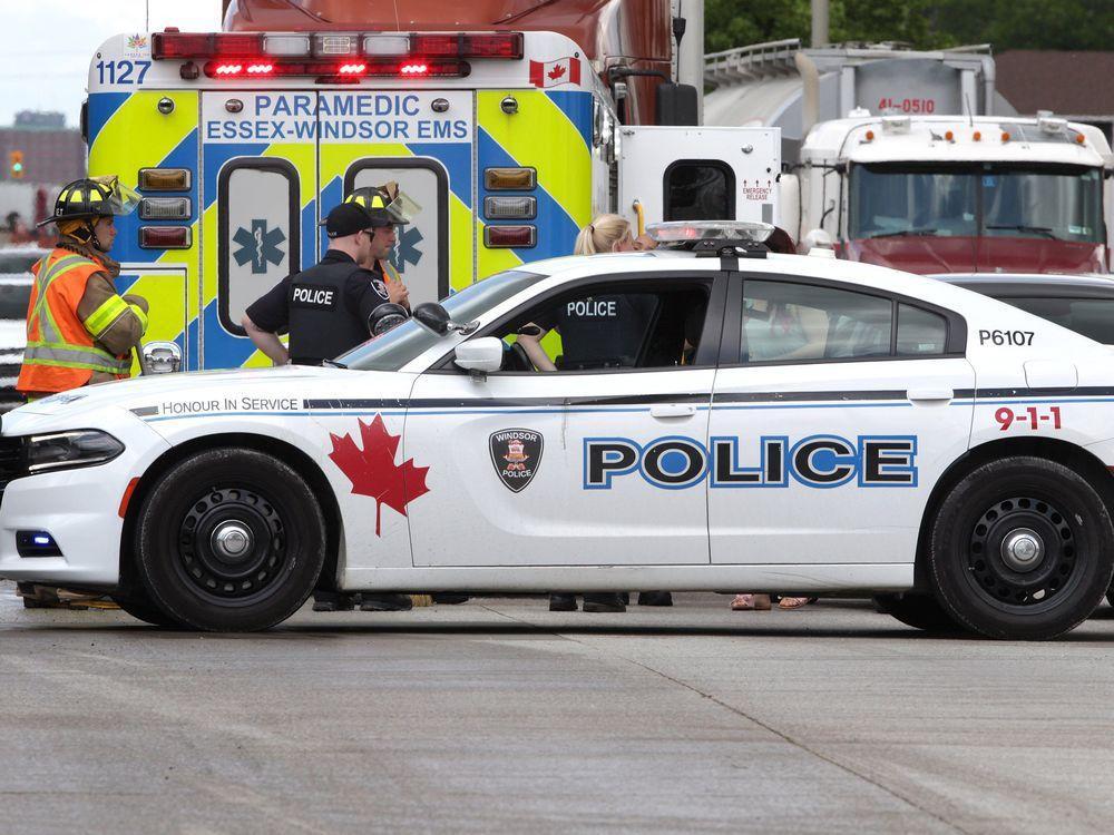 Henderson: Difficult times to be police officer windsorstar.com/opinion/column…