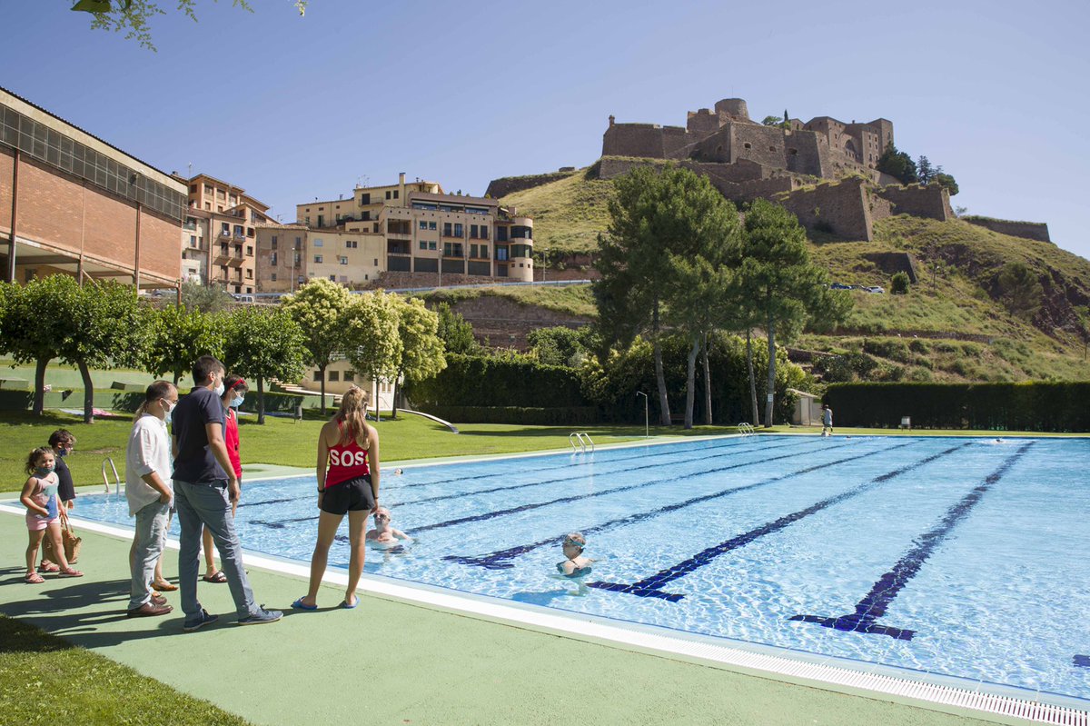 ajtcardona's tweet photo. 📸Les piscines municipals de #Cardona estrenen la temporada d’estiu a partir d’avui.

👉🏽 Enguany, s’han reformat i reestructurat les piscines petita i mitjana amb l’objectiu de fer-la més accessible i per a tothom. 

📝Consulta tota la informació sobre els abonaments al web. https://t.co/nFidBPdnYK