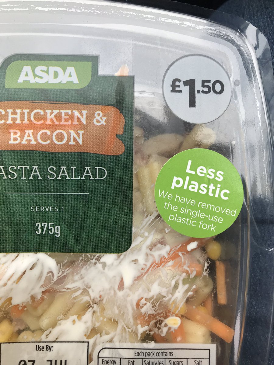 skatingbabe1983's tweet photo. @AsdaServiceTeam Asda you have ruined our anniversary!! No fork!! How am I meant to eat my salad!! What makes it worst is the fact that where the fork use to be, is still there!! You could make two plastic forks from all that plastic!! https://t.co/JV2xd677XL