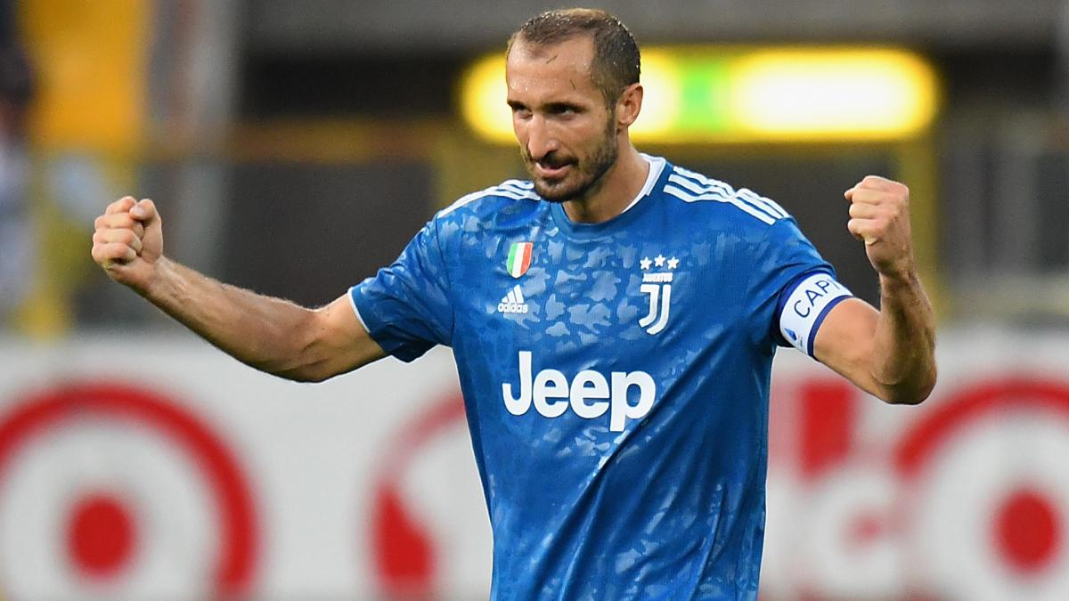 shirt_fan's tweet photo. Another of my @adidasUK order from yesterday for today's #saturdayshirt #homeshirt
It's the gladiator himself, 'King Kong' Chiellini on the back ๐ช๐ป
All three of the @juventusfcen shirts have been great this season! https://t.co/3K8IaT3BYj
