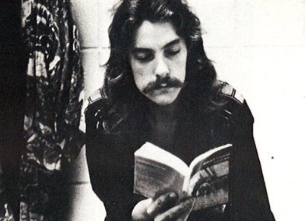 DarkSideofFilm's tweet photo. #RushinReverse
Speed of Love
Love is born with solar flares
From two magnetic poles
It moves towards a higher plane
Where two halves make two wholes
Like a force of nature,
Love shines in many forms
One night we are bathed in light
One day carried away in the storms #Rushfamily https://t.co/Ma5Ej2UeKh