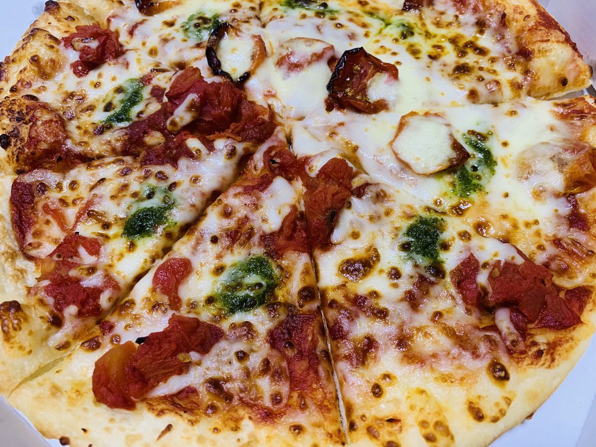 ピザパーティーしてAKIRA見てた 