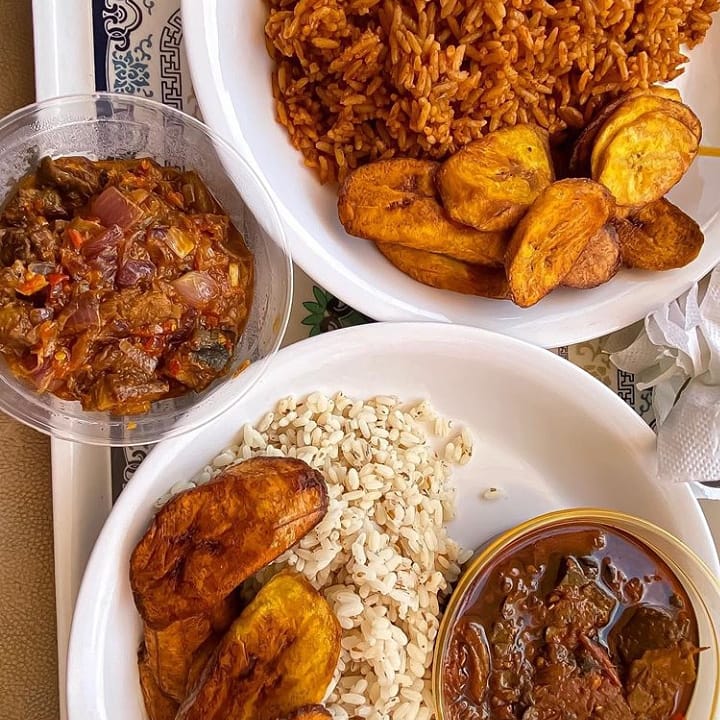 novembercubes's tweet photo. Relax and enjoy the weekend while we fill your belly!

Ofada rice and sauce N1500
Jollof rice and chicken N1500 https://t.co/22fgmFm0KD