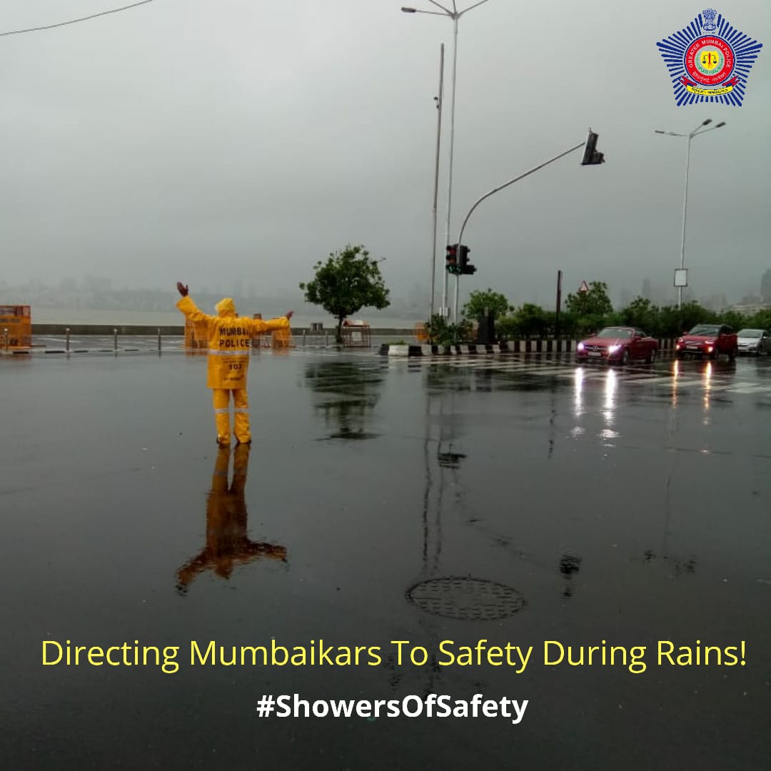 MumbaiPolice's tweet photo. Rains or cyclone, you are never alone!!!
You will always find us around to ensure that you reach-safe and sound!

#ShowersOfSafety
#AamhiDutyVarAahot https://t.co/zUnHz1FNwR