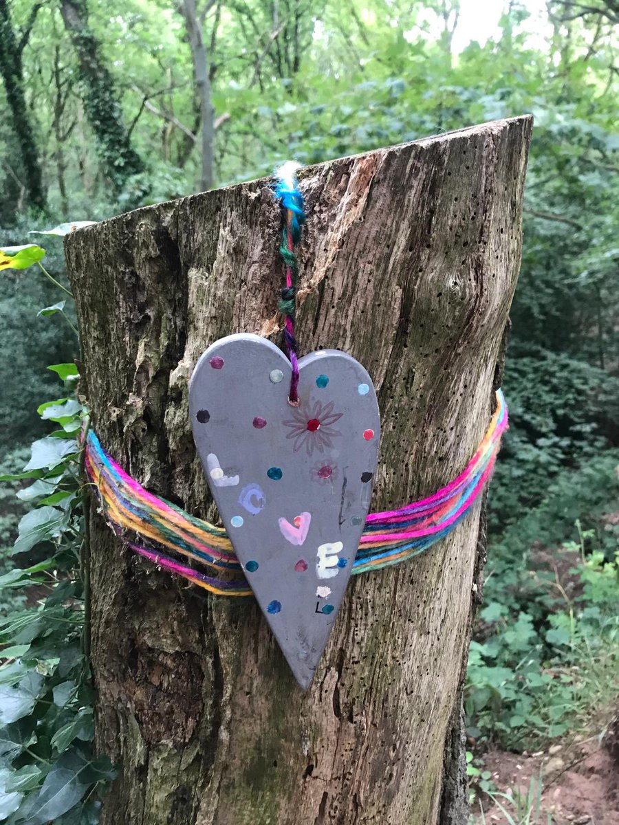 RachaelDoyle3's tweet photo. Fuelled by haribos, cake, love &amp; laughter day 1 completed for @MSHospice 

Our 1st 11 miles in the bag with @Sthompson100 &amp; @AllisonJEF70 

#4walk44miles in memory of @aidydoyle https://t.co/e6BWQDfpBt