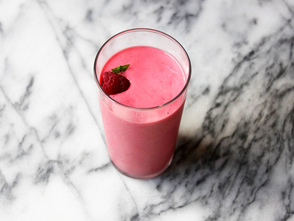 ChefFoodietoon's tweet photo. Raspberry, Mint, and Kefir Smoothie Recipe https://t.co/8Xn2cwwXfV https://t.co/YHzkZ2nciQ