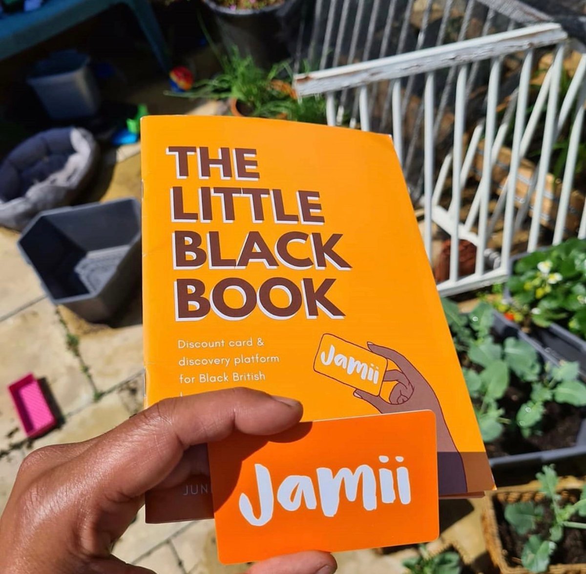UKJamii's tweet photo. 900 savvy shoppers purchased a Jamii card last month, but did you? 👀 Click the link in our bio to sign up for some incredible discounts on your new favourite black owned businesses! 🔗⁠

#blackownedbusinesses #ukblackownedbusinesses #blackbritish #blacklondon #lovejamii #jamii https://t.co/uS2mXnWqlH