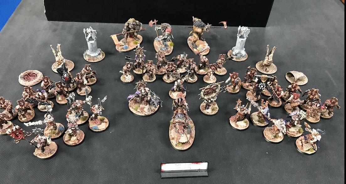 I then changed my initial Mixed Chaos army to a pure Bloodbound force with the introduction of dedicated factions & rules.