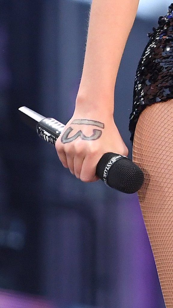 13saltair's tweet photo. taylor swift and her obsession with number 13; 𝙖 𝙫𝙚𝙧𝙮 𝙣𝙚𝙘𝙚𝙨𝙨𝙖𝙧𝙮 𝙩𝙝𝙧𝙚𝙖𝙙 — https://t.co/YKU15WwVE5