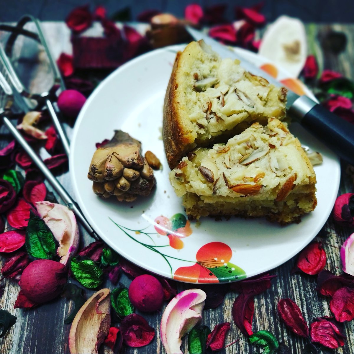 Cuisinezone1's tweet photo. For easy recipe of Parsi Mawa/Khoya cake(Eggless and No-Oven) check my latest video on my YouTube channel Cuisine Zone.
https://t.co/87b9tkoRFL
#cuisinezone #cake #khoya #pariscake #bakinglove #baking #bakingathome https://t.co/Ph1YTU3s77