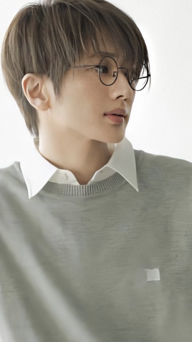 nissy メガネ 目の保養」Nissy(西島隆弘)、オフ感のある眼鏡SHOTに反響「圧倒的にお