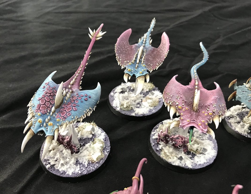 Then it was time to embrace Tzeentch, painted as part of the first from Ember to Inferno alongside  @WarhammerGC  @the_black_sun  @forestreveries and one of the armies i’m most proud of.