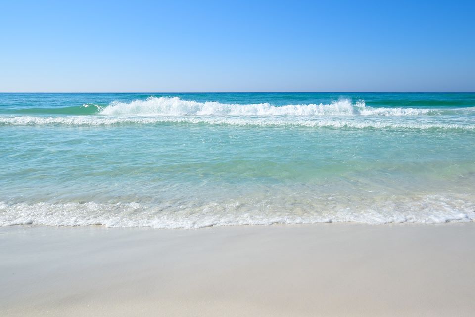 PBRDestin's tweet photo. Home of the free, because of the brave! Wishing everyone a happy and safe Independence Day! 🇺🇸 https://t.co/ZCwi0Od8MD
