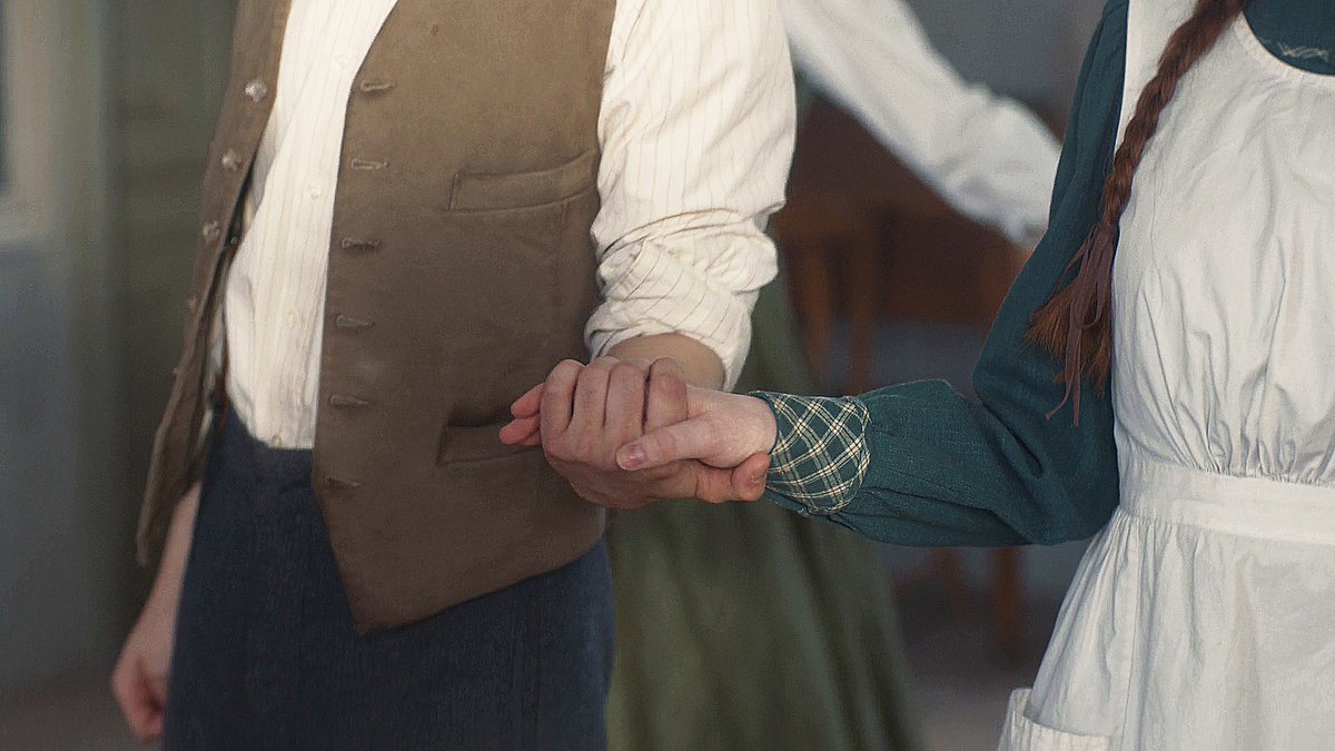 ayushiieee's tweet photo. Just sitting here and thinking about the fact how Gilbert really said that he preferred to be alone instead of being with someone who isn't Anne. 
"I am not engaged nor will I be unless it's to you, Anne"

#renewannewithane https://t.co/EvdFaJnuWi