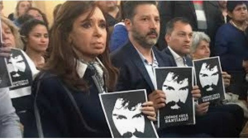 CarlosSontag's tweet photo. #DondeEstaGutierrez
Donde están los ministros de Alberto Fernández?
Donde están los periodistas con el cartelito?
Donde están los artistas  que lloraban cuando la "patria está en peligro"?
Donde está @actrices_arg?
El 41 % no olvida y quiere justicia.
#CFKAsesina
#InfectaduraK https://t.co/iQmmqA2aM2