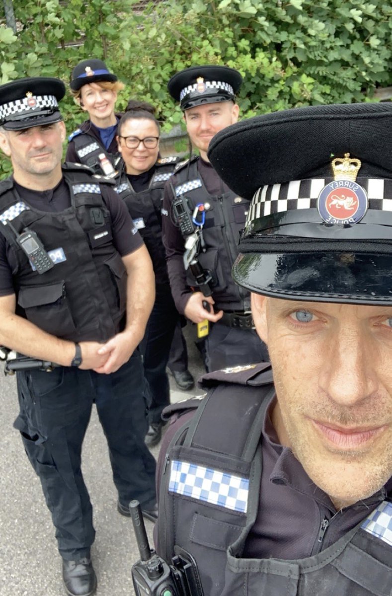 ReigateBeat's tweet photo. Reigate and Banstead team out on patrol #inspmaguire #PSHoward #PCEllis #PCWare #PCSOParnell https://t.co/FX4dBFq4Hu