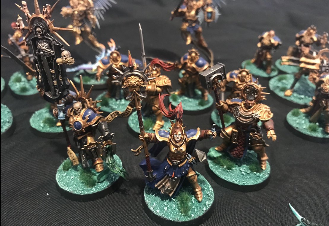 After playing a similar list and being very impressed, I created my own version of a Shootcast Stormcast army. It was fun watching Slaanesh players avoid playing it 